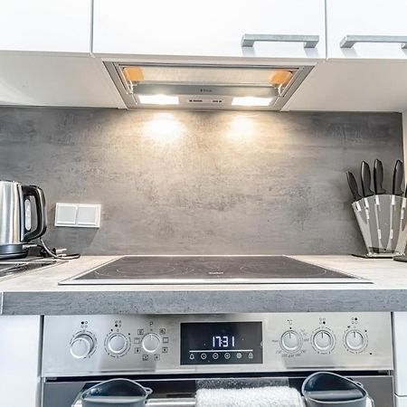 Charming 1Br, Steps From Reumannplatz U1 Apartment Viena Exterior foto