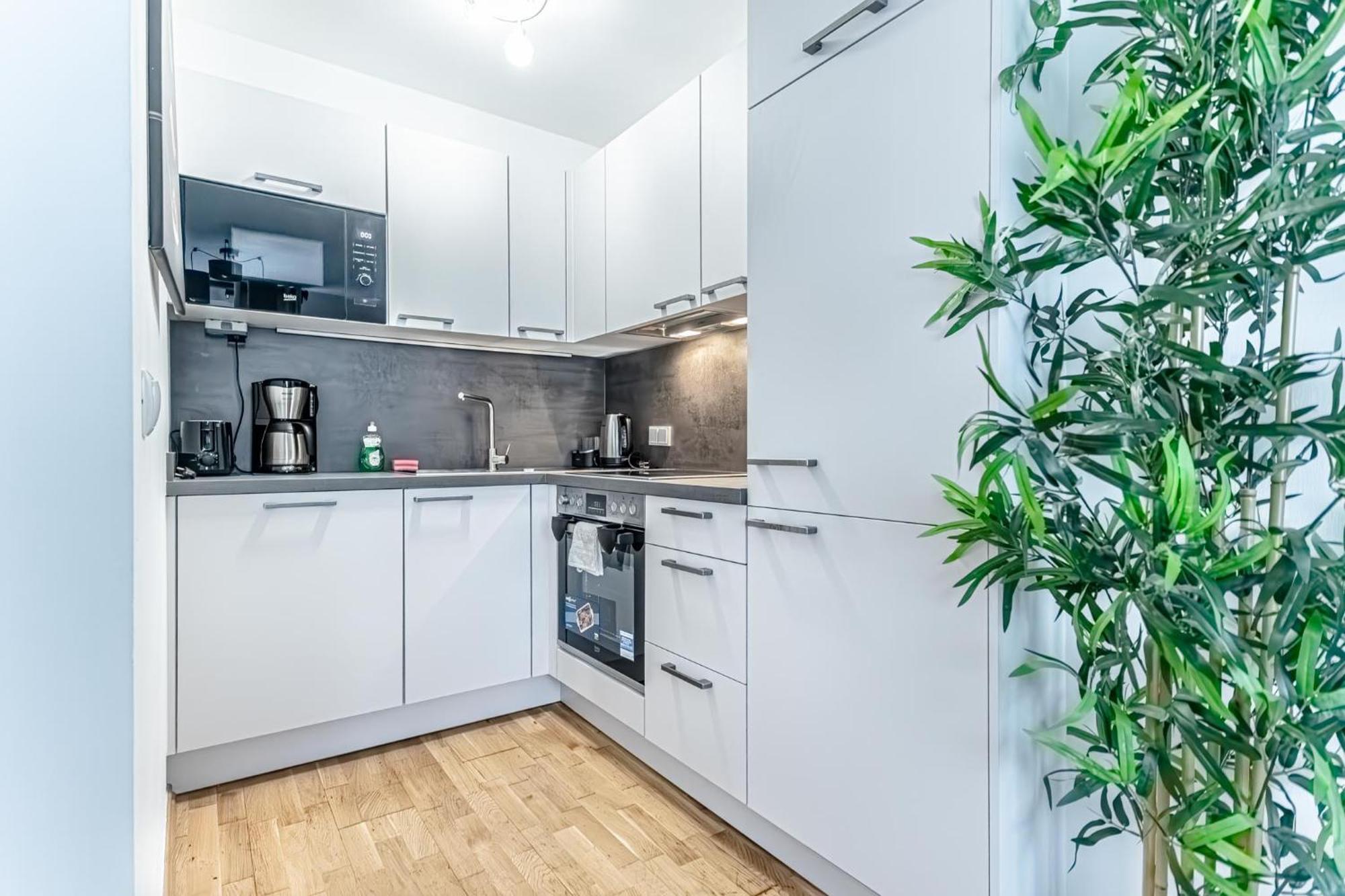 Charming 1Br, Steps From Reumannplatz U1 Apartment Viena Exterior foto